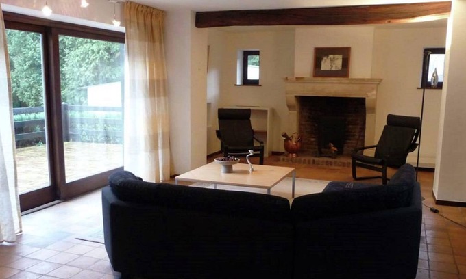 Comblain-au-Pont House | Home with garden beside the Ourthe and the RAVeL.