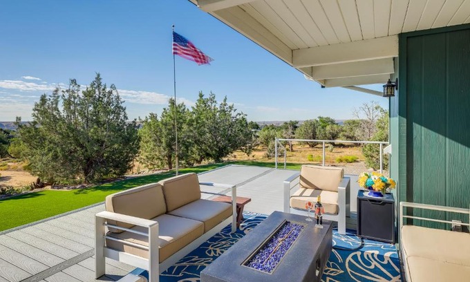 Farmington House | Home with Views and Fire Pit, 10 Mi to Aztec Ruins!