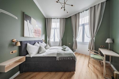 Funfhaus Hostel | HOME1 - District Twelve Boutique Hostel