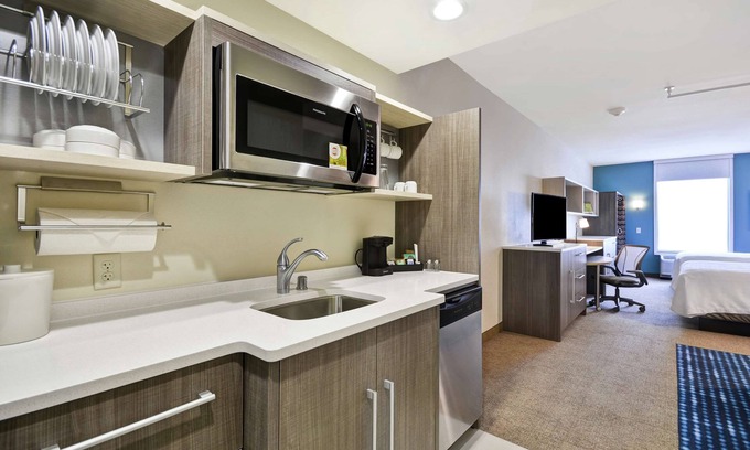 Plymouth Hotel | Home2 Suites by Hilton Plymouth, MN