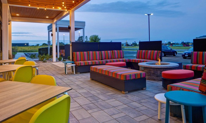 Loves Park Hotel | Home2 Suites by Hilton Loves Park Rockford