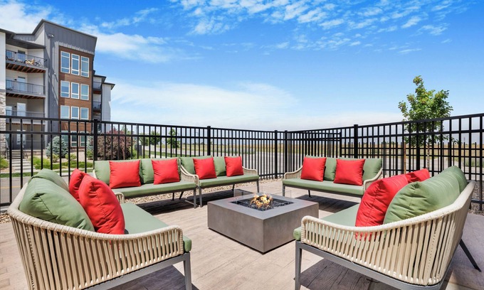 Aurora Hotel | Home2 Suites Hilton Aurora Medical Center
