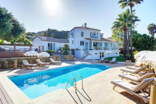 Castillo de Sabinillas House | Home4u Mediterranean Sea Views Villa Alkaff