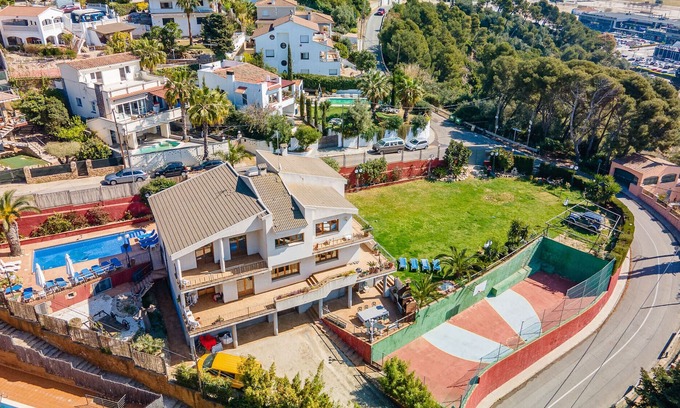 Santa Susanna Villa | HomeHolidaysRentals Happy Family-Costa Barcelon
