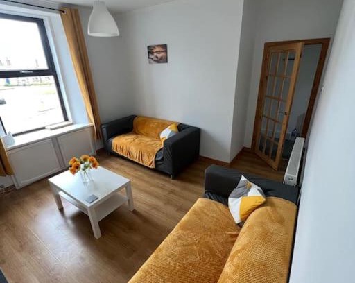 Peterhead Apartment | Homely 3 bed town centre flat