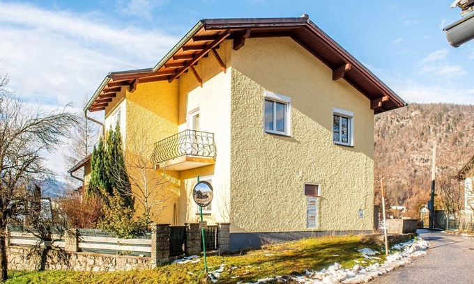 Bad Ischl Apartment | Homely Apartment in Bad Ischl with Balcony