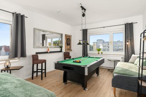 Bielefeld Apartment | HOMELY-Apartment ManhattanART, Zentral, Parkplatz, Billard,PS4, Dart, Balkon