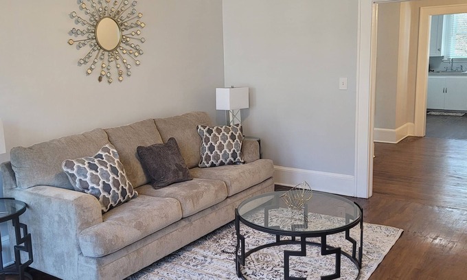Montgomery Apartment | Homely Apt w/2 King Rooms, Porch - 10 Mins to DT!