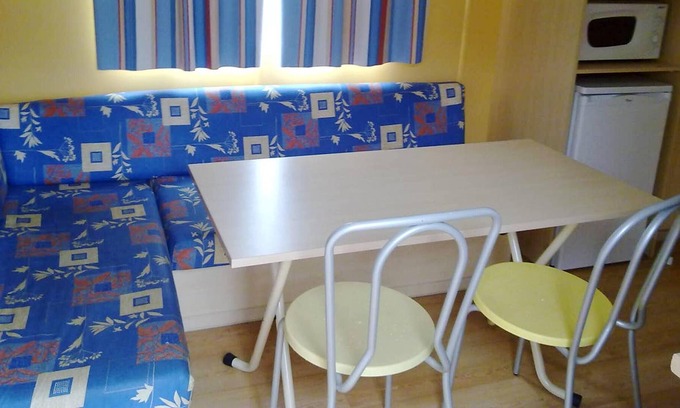 Burinhosa House | Homerez - Amazing bungalow 15 km away from the beach for 4 ppl. with shared pool
