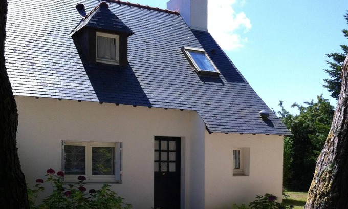 Ploemel House | Homerez - Amazing house for 6 ppl. with garden and terrace at Ploemel
