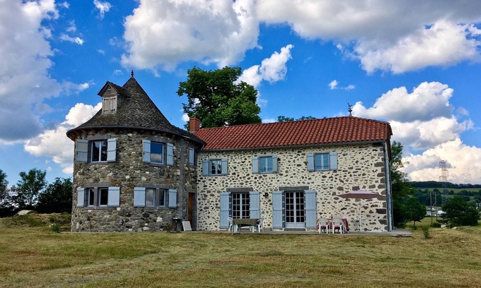 Aurillac House | Homerez - Amazing house for 9 ppl. with terrace at Naucelles