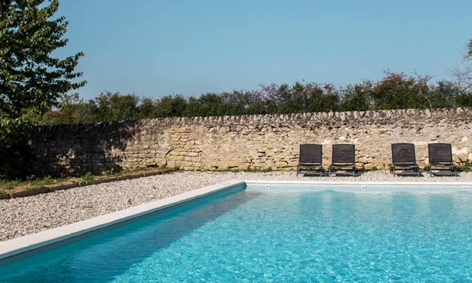Volesvres Villa | Homerez - Amazing villa for 24 ppl. with swimming-pool and garden at Volesvres