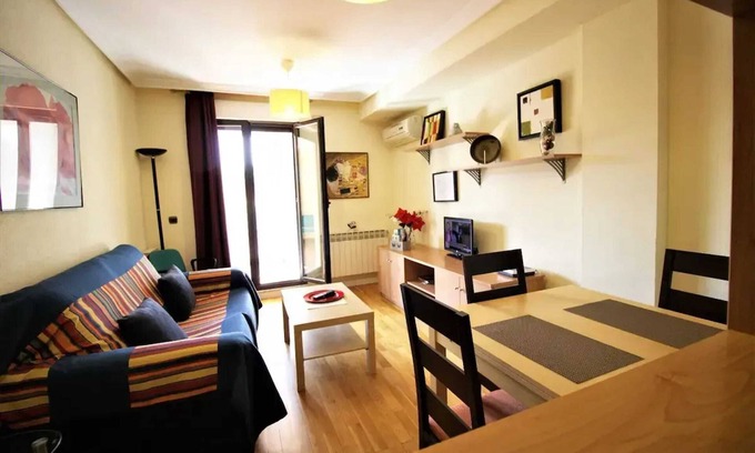 San Vicente Apartment | Homerez - Apartment in Salamanca