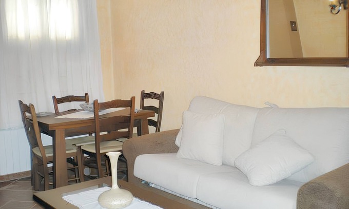 Hueva Apartment | Homerez - Apartment Mtn View Hueva