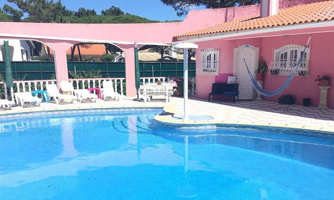 Monserrate Apartment | Homerez - Appartement 3 km away from the beach for 4 ppl. with shared pool