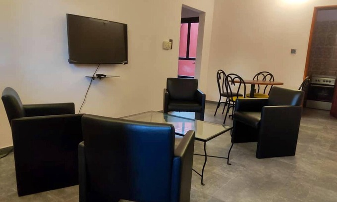 Porto-Novo Apartment | Homerez - Appartement for 4 ppl. with shared pool and garden at Porto-Novo