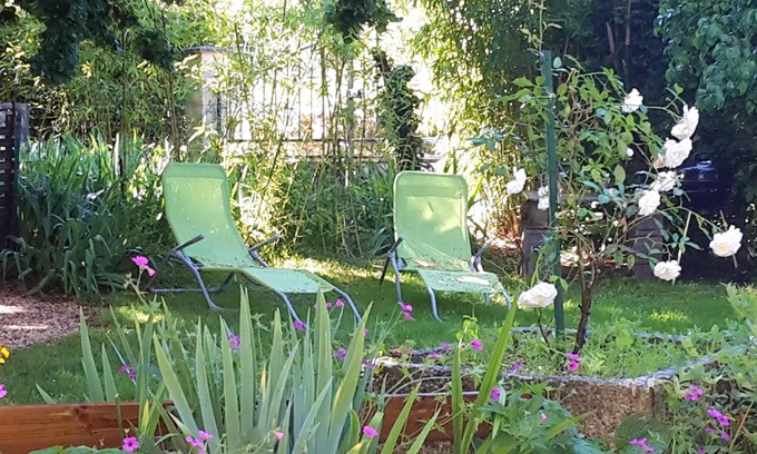 Villeneuve d'Aveyron Apartment | Homerez - Appartement for 6 ppl. with garden, terrace and balcony at Villeneuve