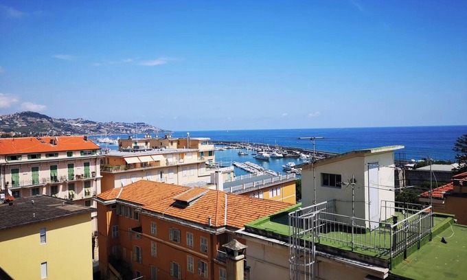 Sanremo Centre Apartment | Homerez - Apt sea view in Sanremo