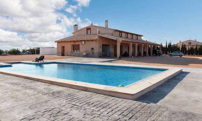 Villarrobledo Apartment | Homerez - Apt. Villarrobledo, pool