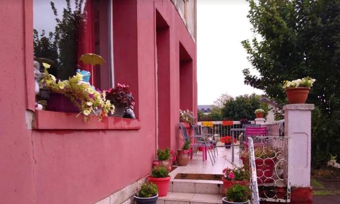 Chateaudun Apartment | Homerez - Beautiful appartement for 8 ppl. with garden at Châteaudun
