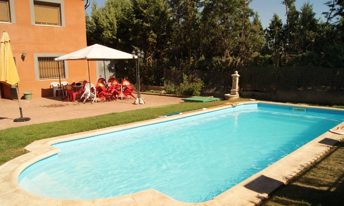Humanes Villa | Homerez - Big villa for 12 ppl. with swimming-pool at Cerezo de Mohernando