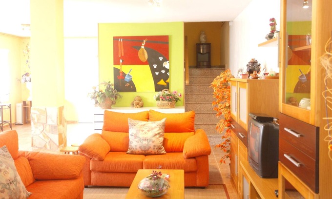 Touro House | Homerez - Big house for 9 ppl. with garden at Touro