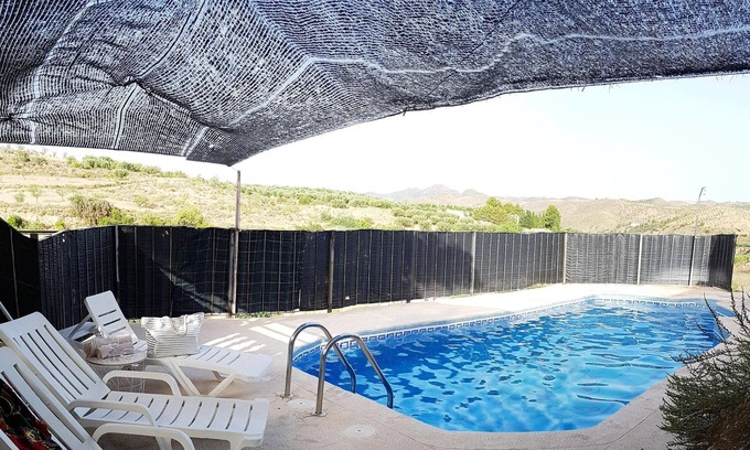 Velez Rubio Villa | Homerez - Big villa for 12 ppl. with swimming-pool and garden at Vélez-Rubio