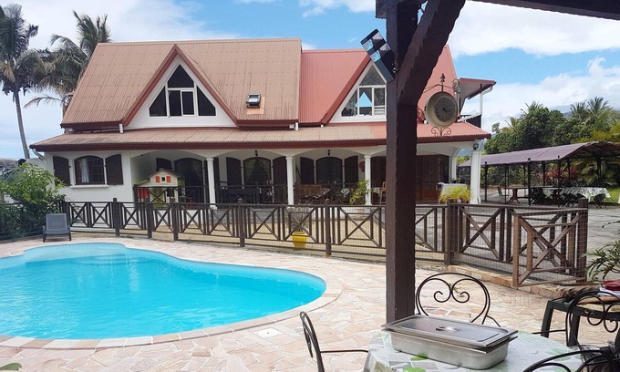 Saint-Benoit Villa | Homerez - Big villa 5 km away from the beach for 25 ppl. with swimming-pool