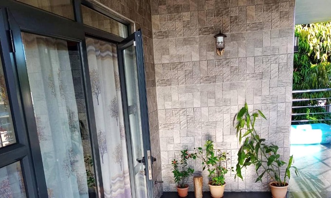 Saint Felix House | Homerez - Bungalow 2 km away from the beach for 7 ppl. with jacuzzi and garden