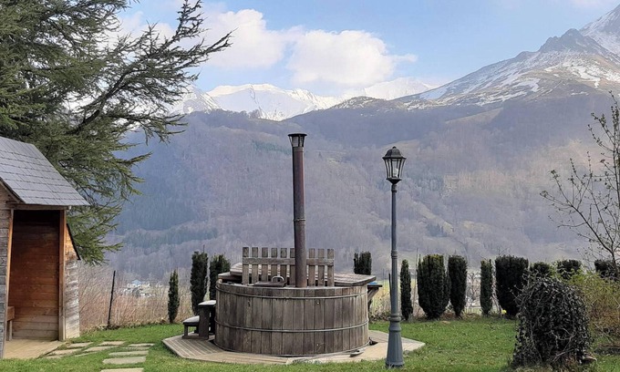 Arrens-Marsous Ski Chalet | Homerez - Chalet in Arrens-Marsous