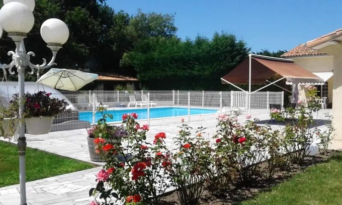 Begadan House | Homerez - Charming House in Bégadan with Shared Pool