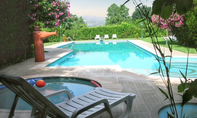 Pedraca Villa | Homerez - Charming Villa in Pedraça with Shared Pool