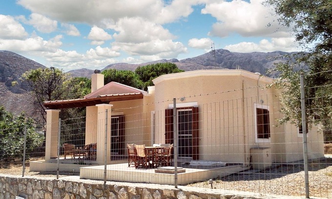 Kalymnos Villa | Homerez - Chic Villa in Kalymnos with Mountain View