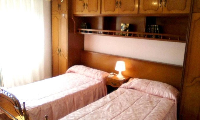 Oviedo City Centre Apartment | Homerez - Comfortable apartment in Oviedo