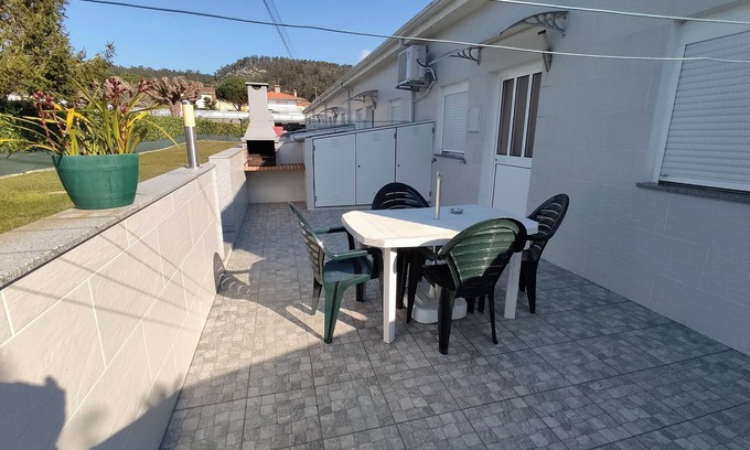 Marinhas House | Homerez - Comfortable House in Marinhas + Garden and Sea View.