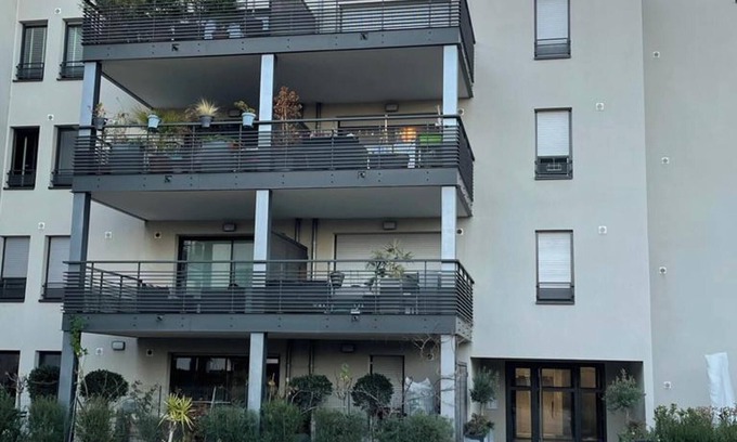 Aix-en-Provence Apartment | Homerez - Cosy Apt, Aix-en-Provence.