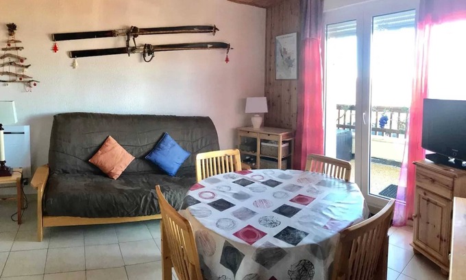 Eyne 2600 Apartment | Homerez - Cozy Apartment with Mountain Views