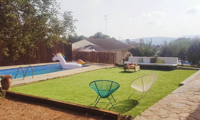 El Vendrell Villa | Homerez - Elegant Villa El Vendrell + Private Pool