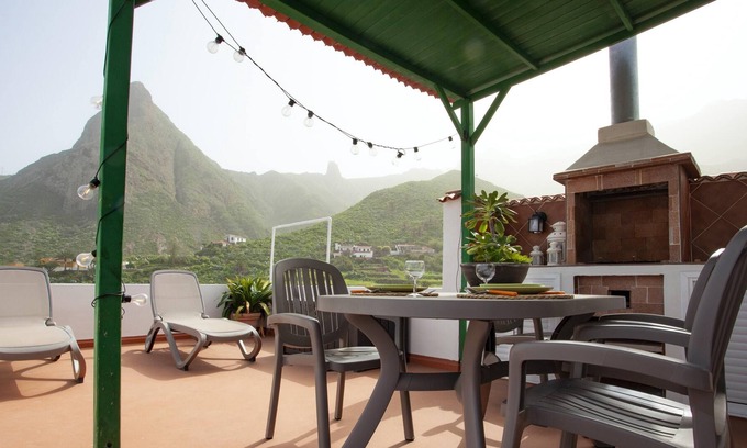 Taganana House | Homerez - House for 3 ppl. with sea view and terrace at Santa Cruz de Tenerife