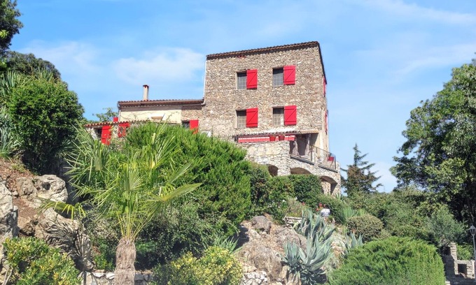 Saint-Julien-de-la-Nef House | Homerez - House in Saint-Julien