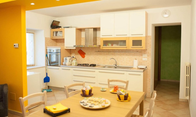 Castel Frentano House | Homerez - House 15 km away from the beach for 4 ppl. at Castel Frentano