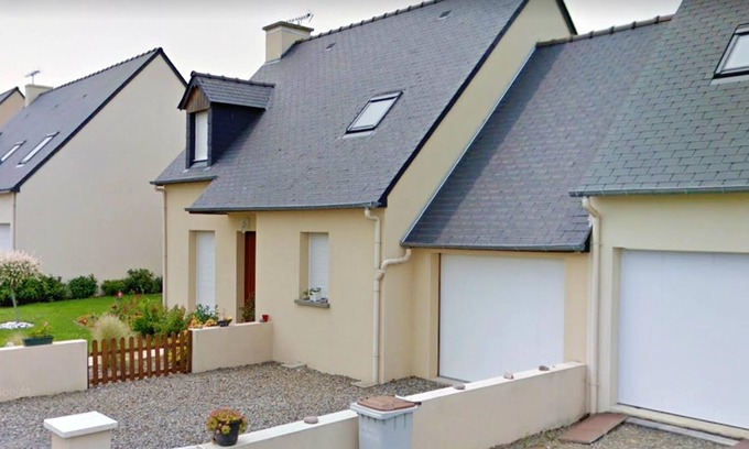 La Gouesniere House | Homerez - House 6 km away from the beach for 6 ppl. with garden at La Gouesnière