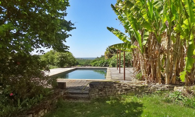Saint-Amand-de-Coly House | Homerez - House for 6 ppl. with shared pool and terrace at Saint Amand de Coly
