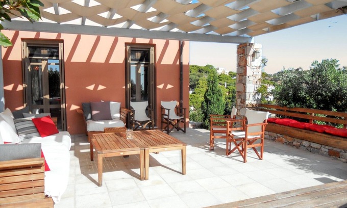 Syros House | Homerez - House in Chrousa, sea view