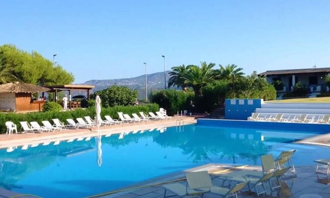 Vulcano Porto House | Homerez - House With access to the pool