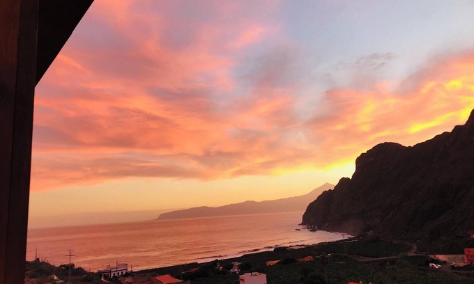 Hermigua House | Homerez - House with sea and mountain view in Hermigua