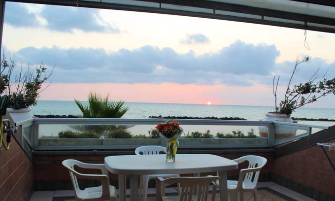 Francavilla al Mare Apartment | Homerez - Nice studio for 2 ppl. with sea view at Francavilla al Mare