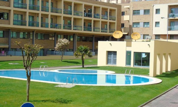 A Ver-o-Mar Apartment | Homerez - Nice appartement 800 m away from the beach for 6 ppl. with shared pool