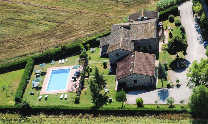 Collesanto Apartment | Homerez - Nice appartement for 4 ppl. with shared pool and garden at Villa