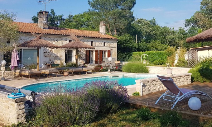 Bussac-Foret House | Homerez - Nice house for 3 ppl. with shared pool at Bussac-Forêt